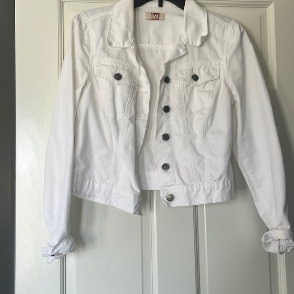 White jean jacket size small